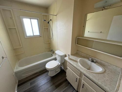1869 Menzies Street, Merritt, BC - Indoor Photo Showing Bathroom