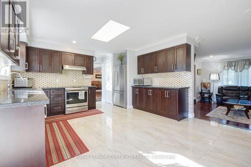 2052 18Th Sideroad, New Tecumseth, ON - Indoor Photo Showing Kitchen