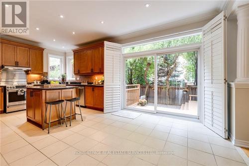 240 Butterfly Lane, Oakville, ON - Indoor Photo Showing Kitchen