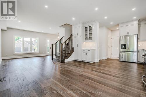 2423 Raymore Drive, Burlington, ON - Indoor Photo Showing Other Room