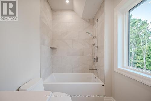 2423 Raymore Drive, Burlington, ON - Indoor Photo Showing Bathroom