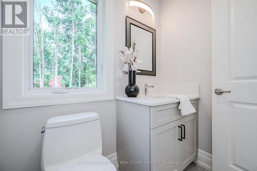 2423 Raymore Drive, Burlington (Brant), ON - Indoor Photo Showing Bathroom