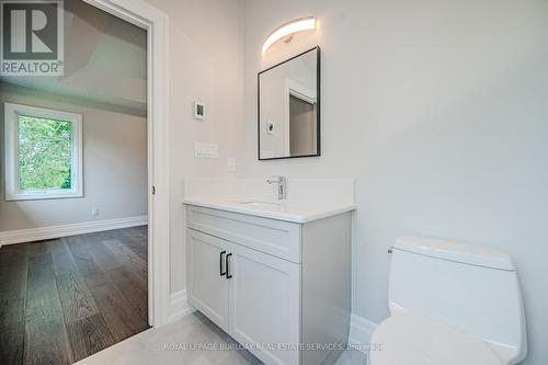 2423 Raymore Drive, Burlington (Brant), ON - Indoor Photo Showing Bathroom