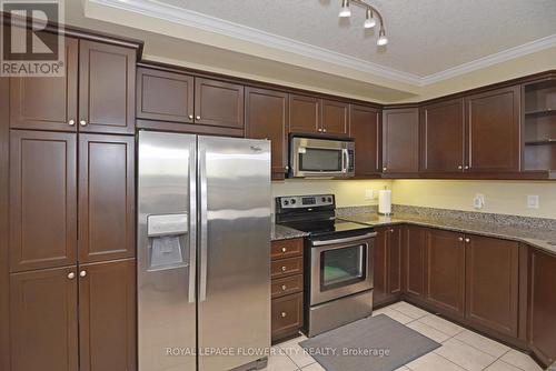608 - 1030 Coronation Drive, London, ON - Indoor Photo Showing Kitchen With Stainless Steel Kitchen