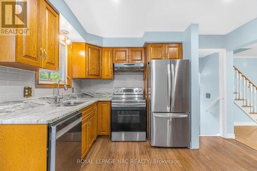 4433 Meadowvale Drive, Niagara Falls, ON - Indoor Photo Showing Kitchen With Double Sink