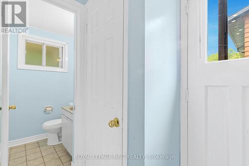 4433 Meadowvale Drive, Niagara Falls, ON - Indoor Photo Showing Bathroom