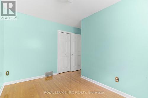 4433 Meadowvale Drive, Niagara Falls, ON - Indoor Photo Showing Other Room