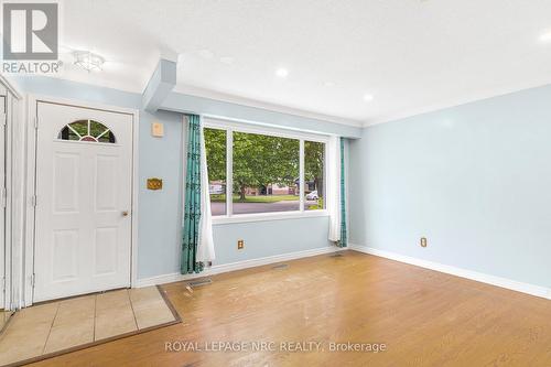 4433 Meadowvale Drive, Niagara Falls, ON - Indoor Photo Showing Other Room