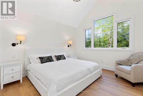 19 Todholm Drive, Muskoka Lakes, ON - Indoor Photo Showing Bedroom
