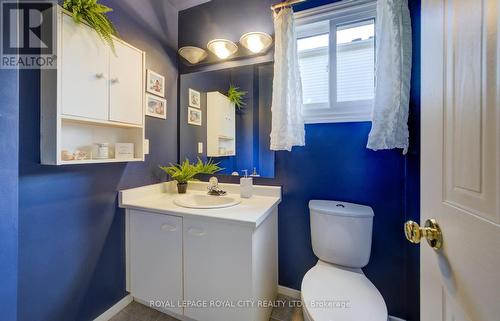 121 Parkside Drive W, Centre Wellington, ON - Indoor Photo Showing Bathroom