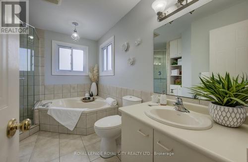 121 Parkside Drive W, Centre Wellington, ON - Indoor Photo Showing Bathroom