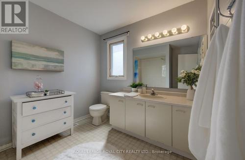 121 Parkside Drive W, Centre Wellington, ON - Indoor Photo Showing Bathroom