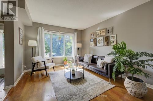 121 Parkside Drive W, Centre Wellington, ON - Indoor Photo Showing Living Room