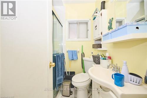 23 Marmora Street, St. Catharines, ON - Indoor Photo Showing Bathroom