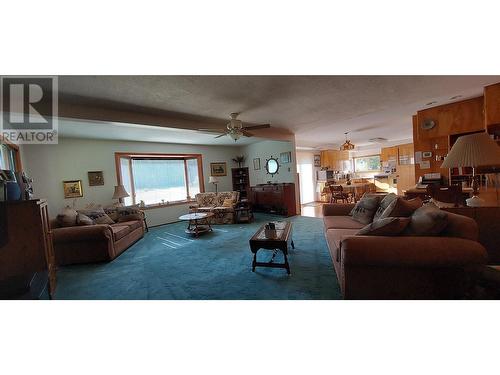 2459 Saloompt Road, Hagensborg, BC - Indoor Photo Showing Living Room