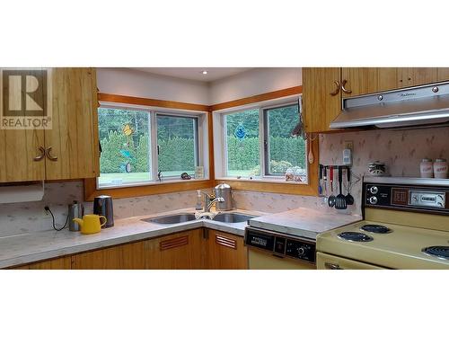 2459 Saloompt Road, Hagensborg, BC - Indoor Photo Showing Kitchen With Double Sink