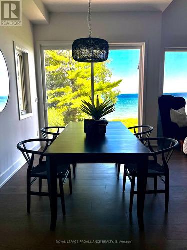 16 Twelve Trees Court, Prince Edward County, ON - Indoor Photo Showing Dining Room