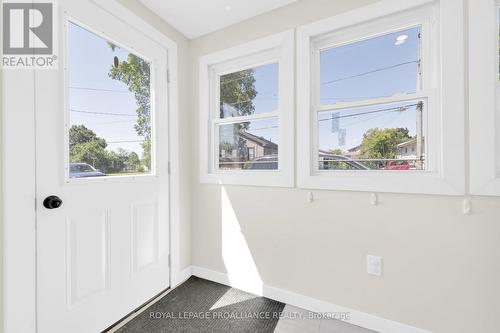 17 Centre Street, Belleville, ON - Indoor Photo Showing Other Room