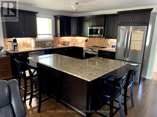 29 Maplehurst Crescent, Prince Edward County, ON - Indoor Photo Showing Kitchen With Upgraded Kitchen