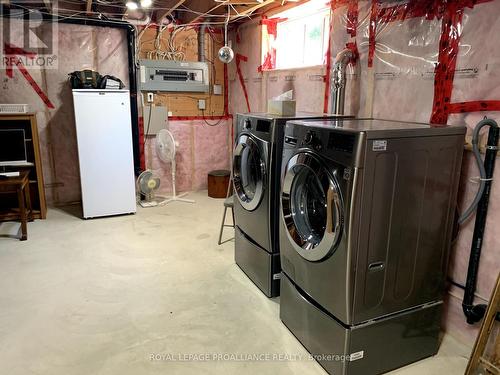 29 Maplehurst Crescent, Prince Edward County, ON - Indoor Photo Showing Laundry Room
