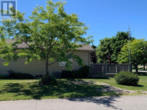 29 Maplehurst Crescent, Prince Edward County, ON - Outdoor