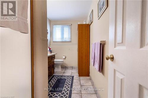 383 Grantham Avenue, St. Catharines, ON - Indoor Photo Showing Bathroom