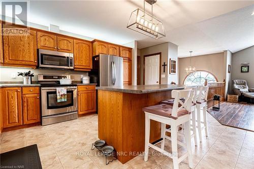 140 Helen Street, Port Colborne, ON - Indoor Photo Showing Kitchen