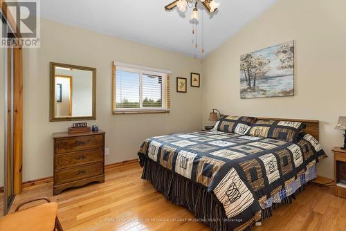 490 Crooked Bay Road, Georgian Bay, ON - Indoor Photo Showing Bedroom