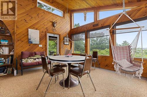 490 Crooked Bay Road, Georgian Bay, ON - Indoor Photo Showing Dining Room