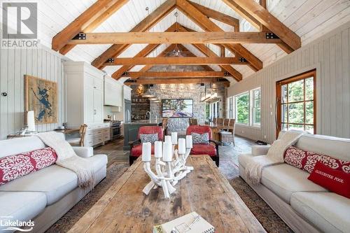 68 Island 120, Port Severn, ON - Indoor Photo Showing Living Room