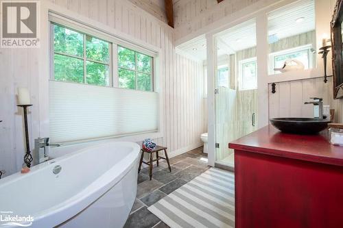 ensuite - 68 Island 120, Port Severn, ON - Indoor Photo Showing Bathroom