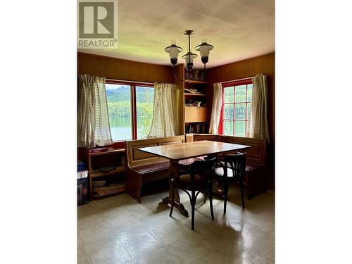 5288 Cariboo Lake Road, Williams Lake, BC - Indoor Photo Showing Dining Room