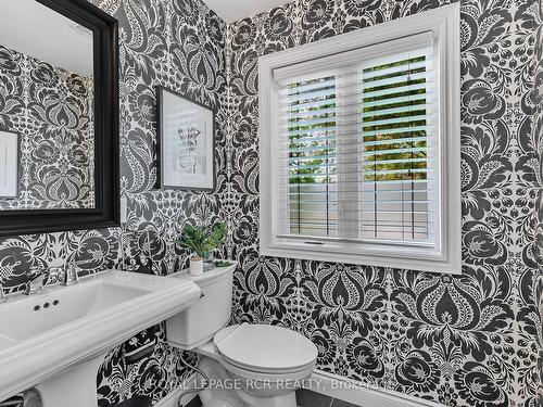 1 Irwin Cres, New Tecumseth, ON - Indoor Photo Showing Bathroom