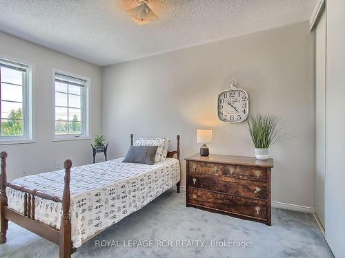 43-3 Carriage Walk, Aurora, ON - Indoor Photo Showing Bedroom