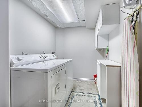 43-3 Carriage Walk, Aurora, ON - Indoor Photo Showing Laundry Room