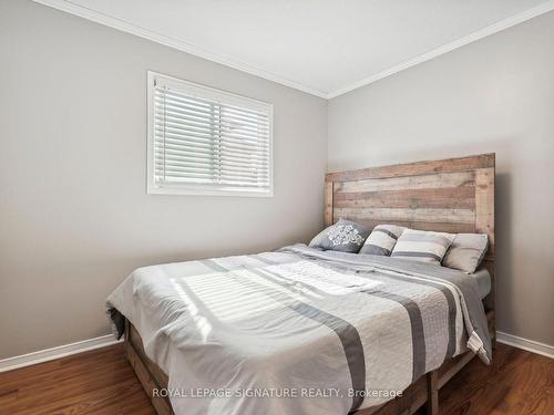 4 Hemlock Crt, Barrie, ON - Indoor Photo Showing Bedroom