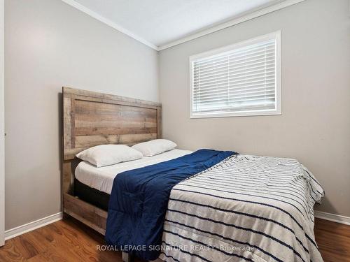 4 Hemlock Crt, Barrie, ON - Indoor Photo Showing Bedroom