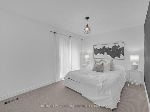 1306 Langdale Cres, Oakville, ON - Indoor Photo Showing Bedroom