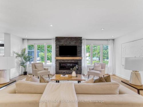 1306 Langdale Cres, Oakville, ON - Indoor Photo Showing Living Room With Fireplace