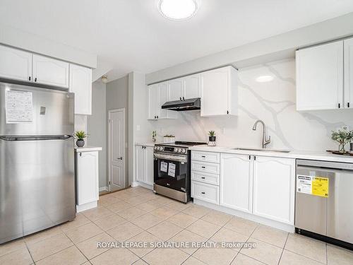 2291 Colbeck St, Oakville, ON - Indoor Photo Showing Kitchen