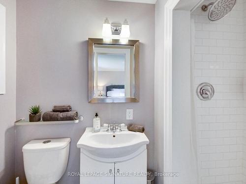 1151 Cloverbrae Cres, Mississauga, ON - Indoor Photo Showing Bathroom