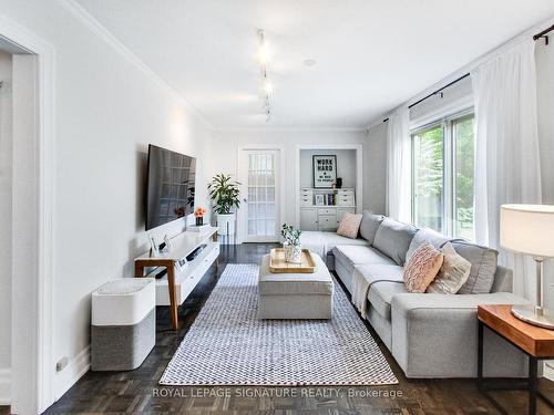 1151 Cloverbrae Cres, Mississauga, ON - Indoor Photo Showing Living Room