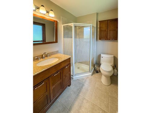 2998 37Th Street S, Cranbrook, BC - Indoor Photo Showing Bathroom