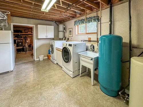 2998 37Th Street S, Cranbrook, BC - Indoor Photo Showing Laundry Room