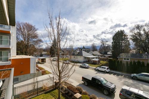 225-850 Saucier Avenue, Kelowna, BC - Outdoor