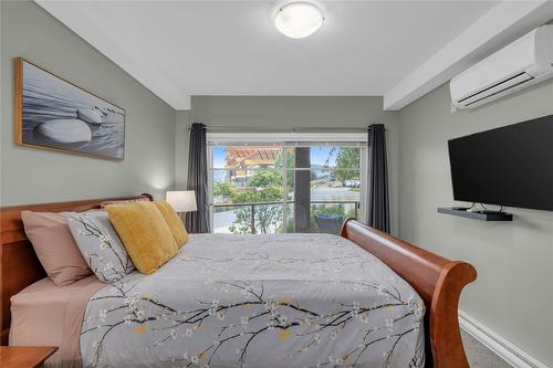 210-3205 Skyview Lane, West Kelowna, BC - Indoor Photo Showing Bedroom