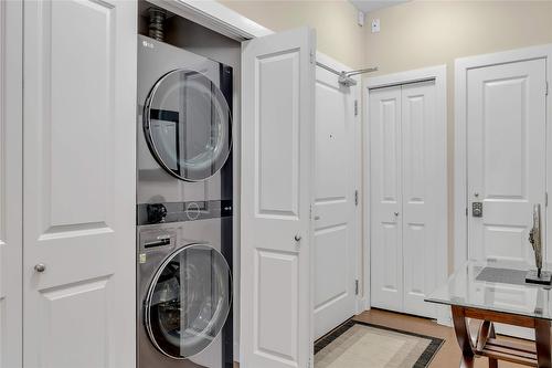 210-3205 Skyview Lane, West Kelowna, BC - Indoor Photo Showing Laundry Room