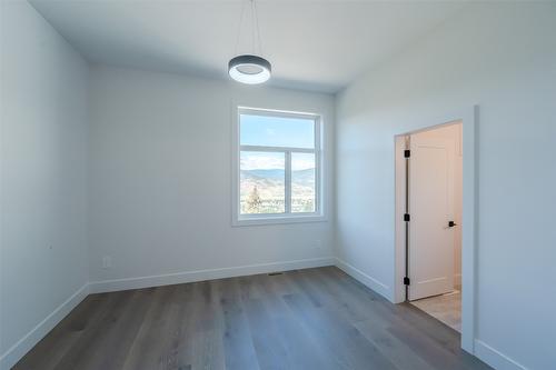 2895 Partridge Drive, Penticton, BC - Indoor Photo Showing Bathroom