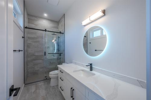 2895 Partridge Drive, Penticton, BC - Indoor Photo Showing Bathroom