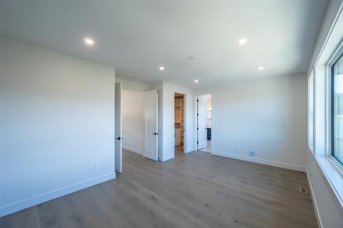 2895 Partridge Drive, Penticton, BC - Indoor Photo Showing Bathroom